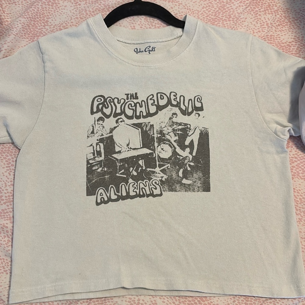 The Psychedelic Aliens T-Shirt. Fit one size. Like a S/M.